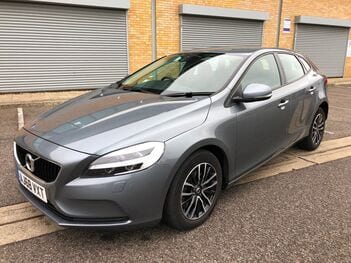 2019 Volvo V40 Momentum Nav Plus