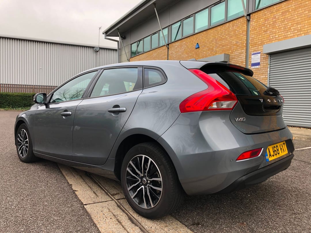 2019 Volvo V40 Momentum Nav Plus