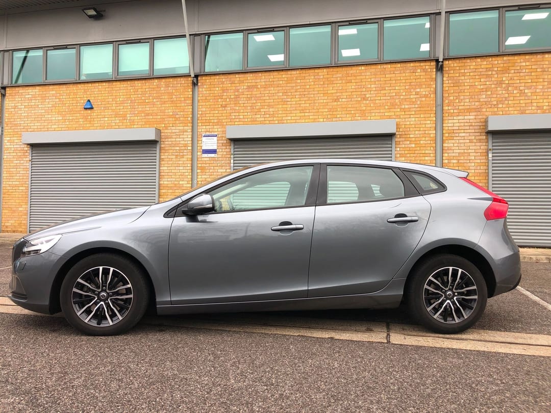 2019 Volvo V40 Momentum Nav Plus