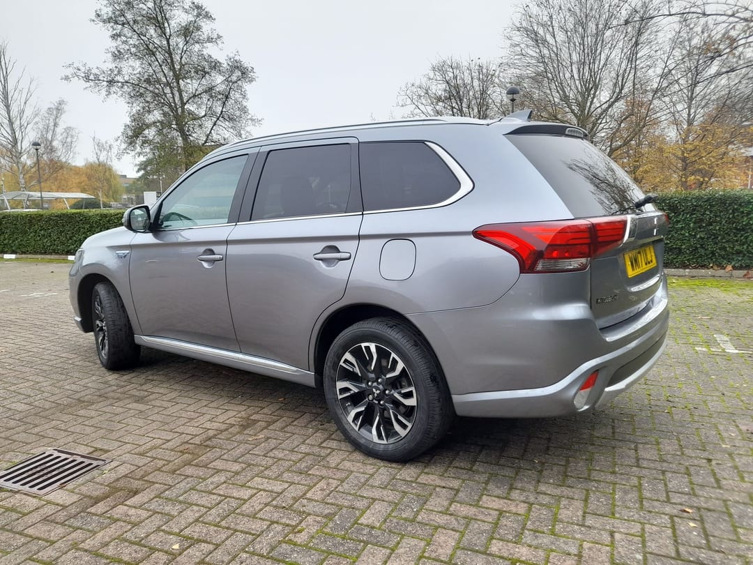 2017 Mitsubishi Outlander 4h