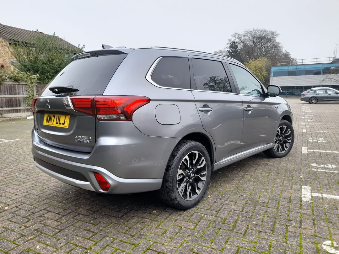 2017 Mitsubishi Outlander 4h