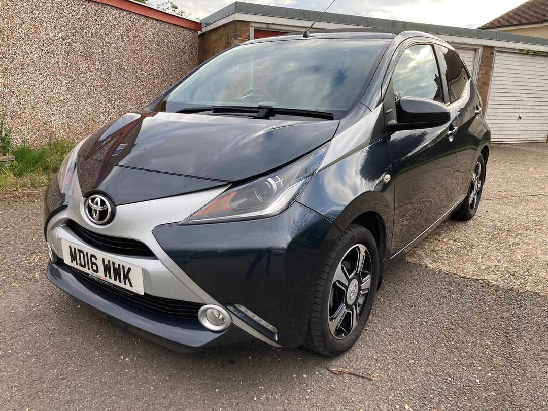 2016 Toyota Aygo X-Clusiv 2