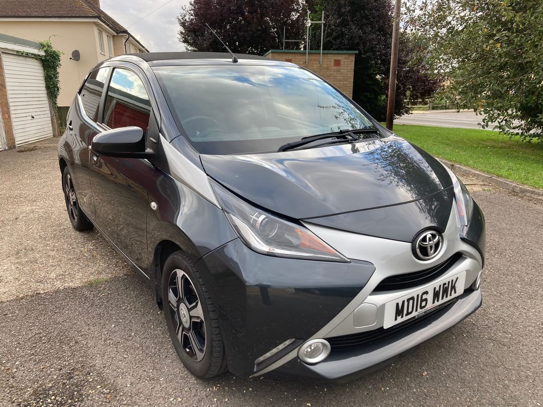 2016 Toyota Aygo X-Clusiv 2