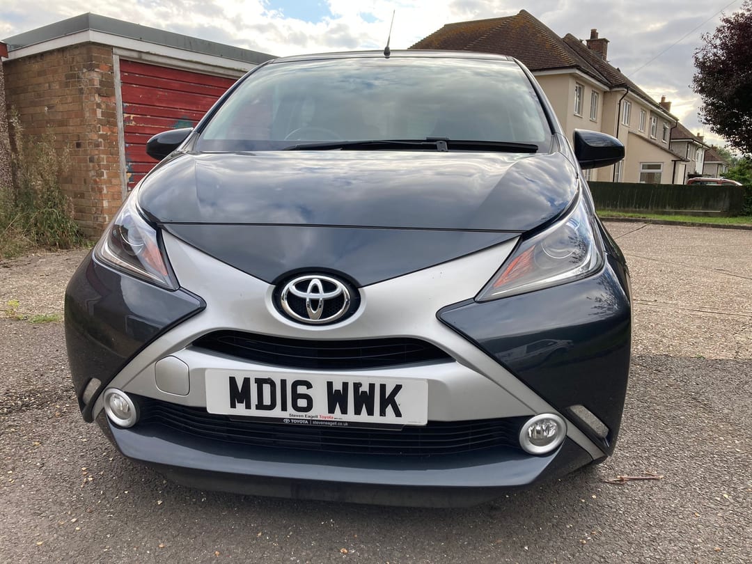 2016 Toyota Aygo X-Clusiv 2