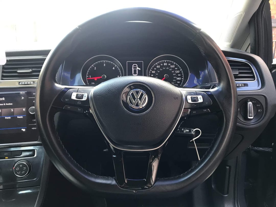 2017 Volkswagen Golf SE Navigation